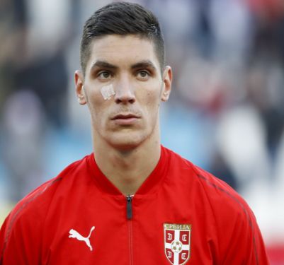 非任人摆布 非任人摆布