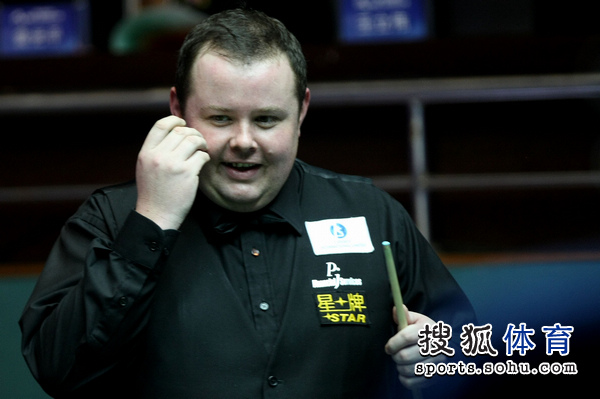 守球员拼抢 守球员拼抢